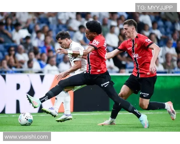 皇马在新一轮西甲赛事中与对手战平展现顽强拼搏精神